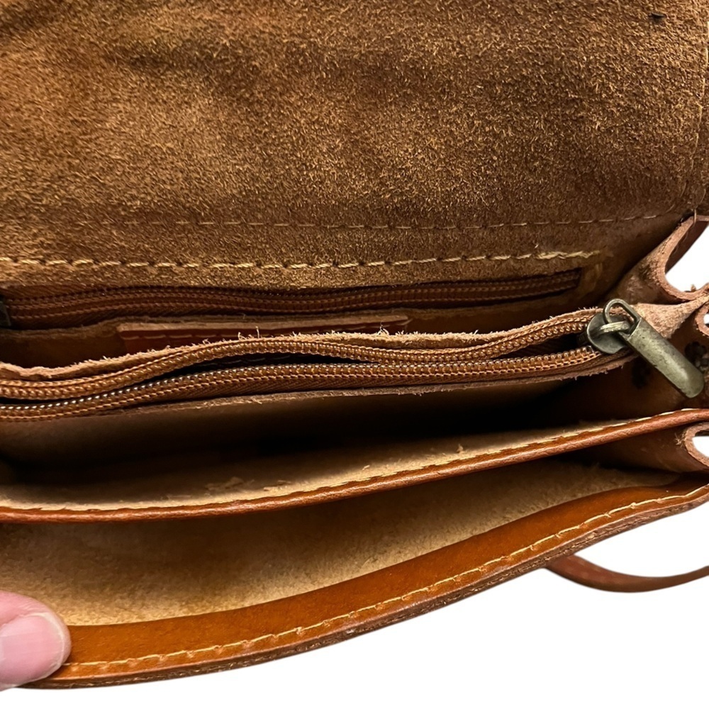 VERA PELLE small vintage flap front brown leather small accordion crossbody bag - Picture 6 of 6